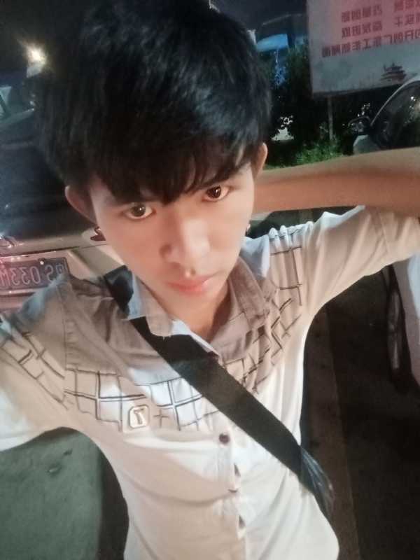 杨哥的第一张照片--贵州认干亲服务网