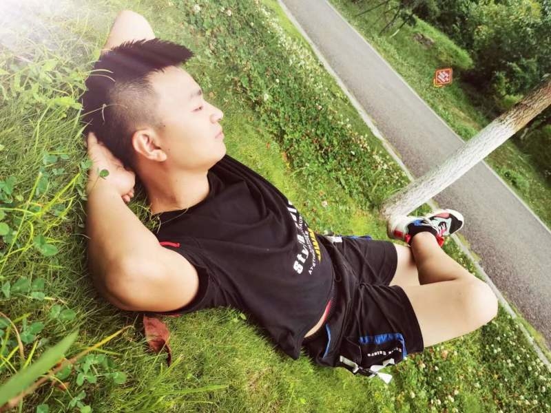 危笑的第一张照片--贵州认干亲服务网