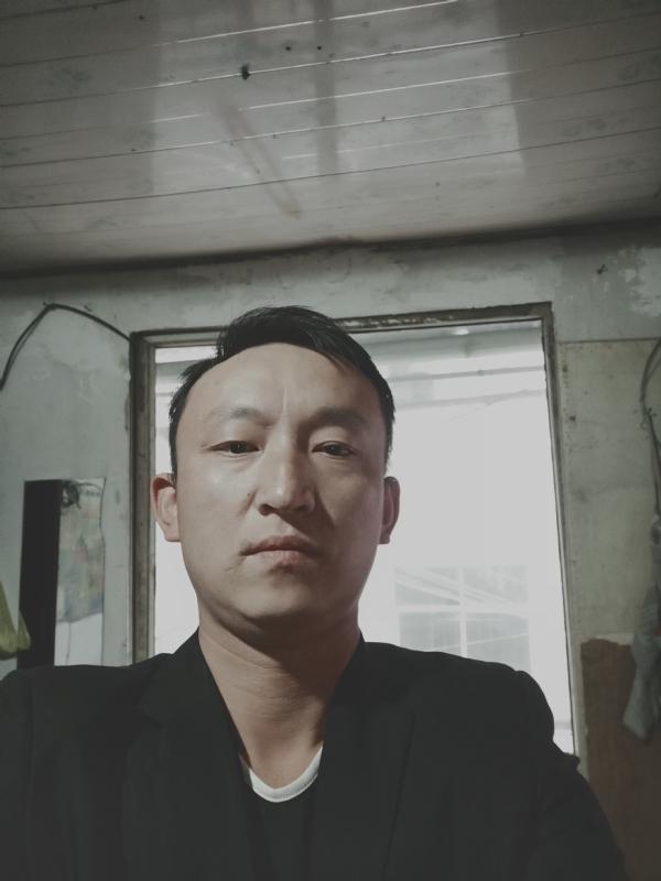 放弃爱你的第一张照片--贵州认干亲服务网